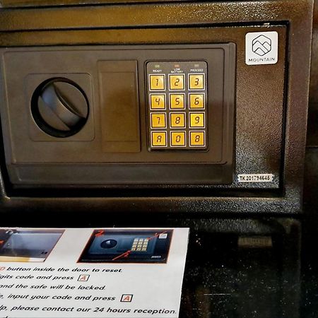 فندق Happio Near Chabad House بانكوك المظهر الخارجي الصورة
